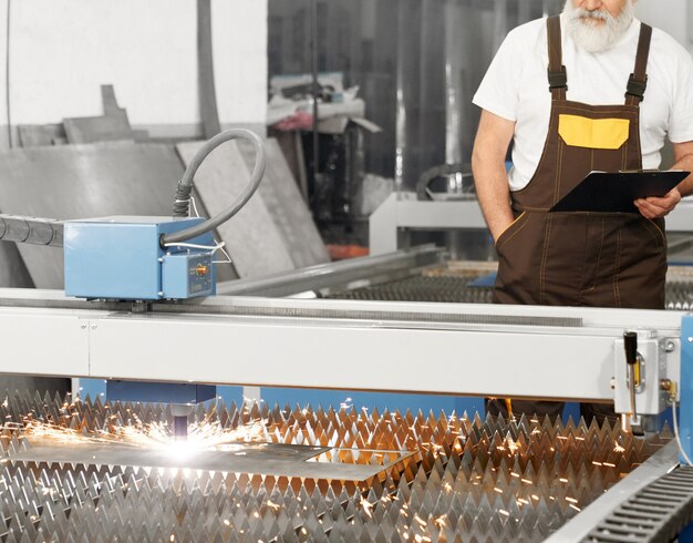 Jakie są kluczowe zalety stosowania dysz w maszynach Waterjet?