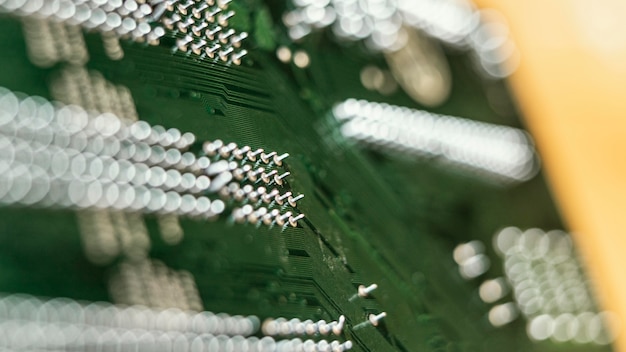 Jakie są kluczowe zalety montażu SMD w nowoczesnych urządzeniach elektronicznych?