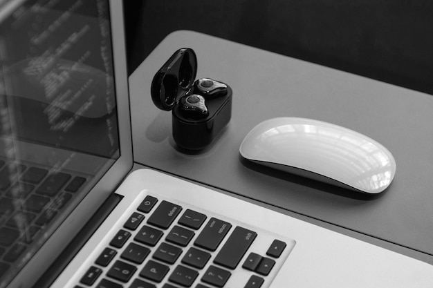Nowoczesne technologie w laptopach: Jakie innowacje warto znać?
